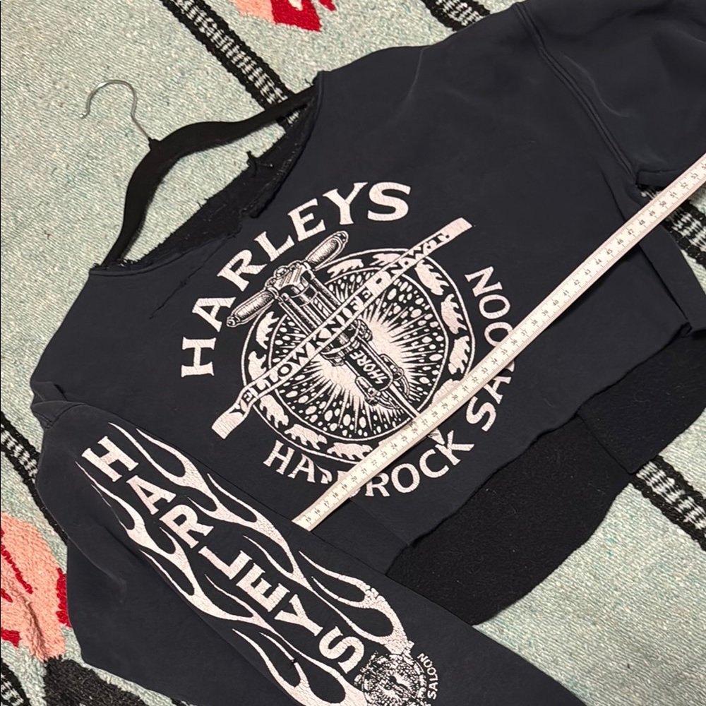 Source Unknown Black Graphic Sweatshirt